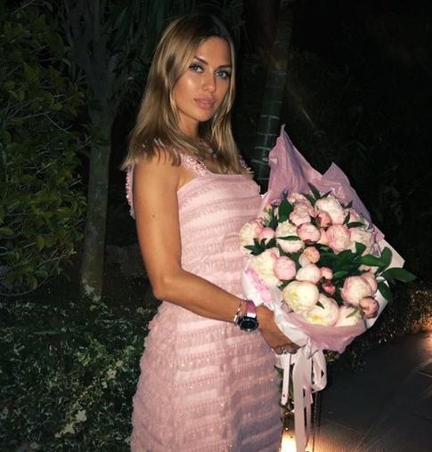 Боня рассталась с нефтяным магнатом-иностранцем