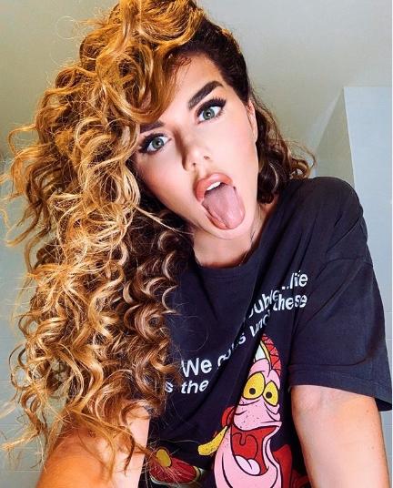 Соцсети: 27-летний баскетболист ушел от жены и сына ради Седоковой