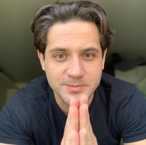 Марк Богатырев поделился детским фото