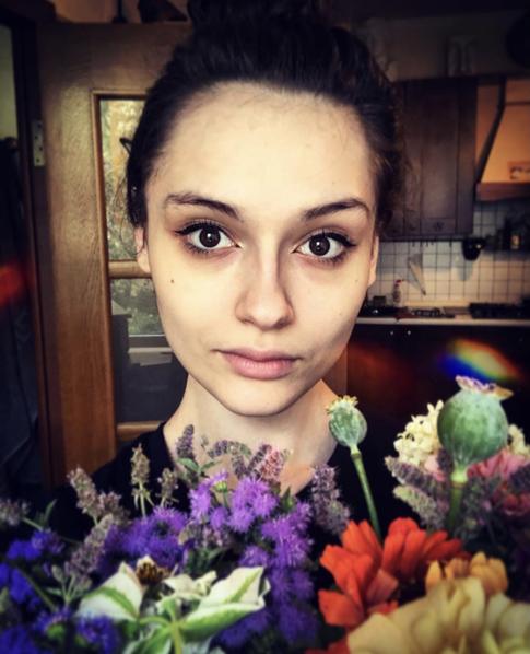 Дочь Толкалиной задумалась об увеличении груди