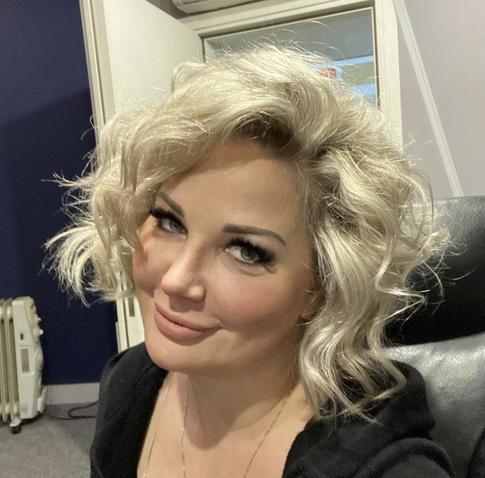 Дети Марии Максаковой подали на нее в суд из-за квартиры