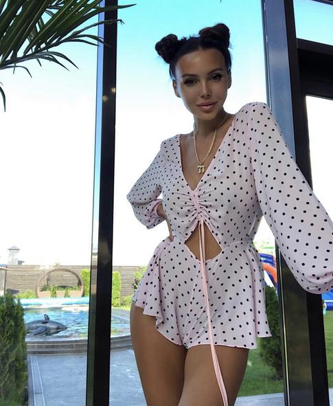 «Не зря боялась»: Оксана Самойлова напугала фолловеров своими губами