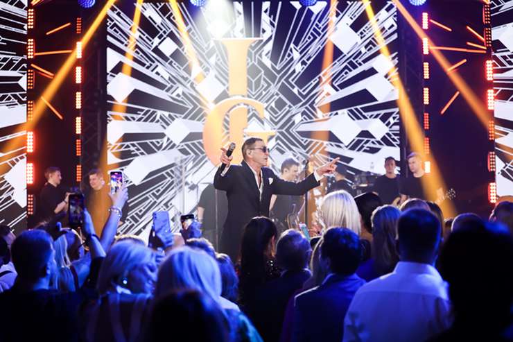 Новый год с крутыми артистами? Легко!