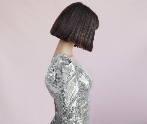 Асимметрия, пайетки, бахрома: выбираем модное платье для новогодней вечеринки