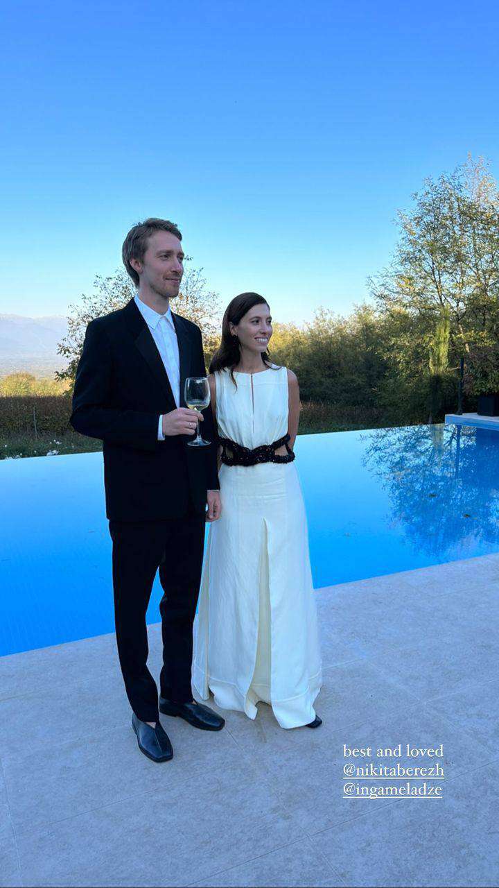 Старшая дочь Меладзе Инга выбрала элегантное платье