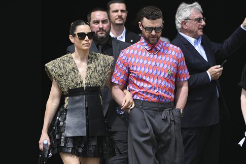 Джастин Тимберлейк впервые вышел в свет с женой после скандала с Бритни Спирс