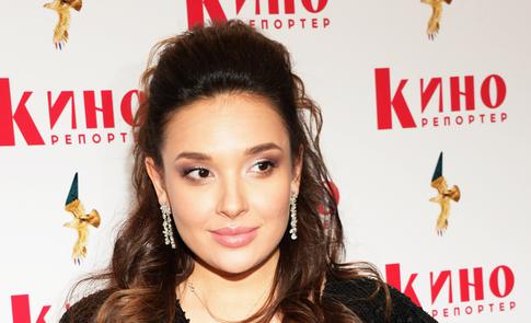 Разведенная звезда «Холопа» Дибцева ждет ребенка