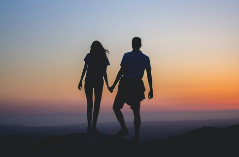 «Обалденно готовит, разбрасывает свои вещи»: иностранцы о своих русских женах