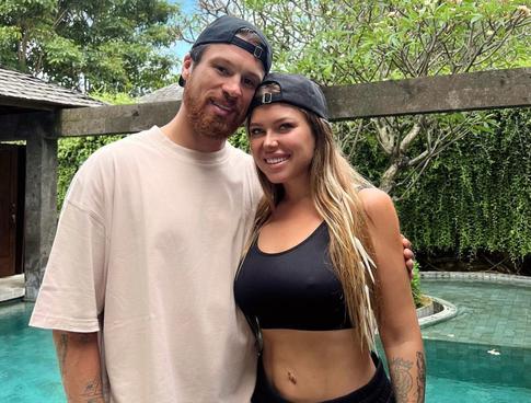 Рита Дакота вышла замуж в спортивном костюме