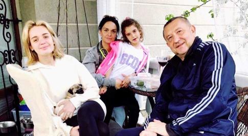 От Славы до Синди Кроуфорд: звезды, которые предпочитают дачу морским курортам