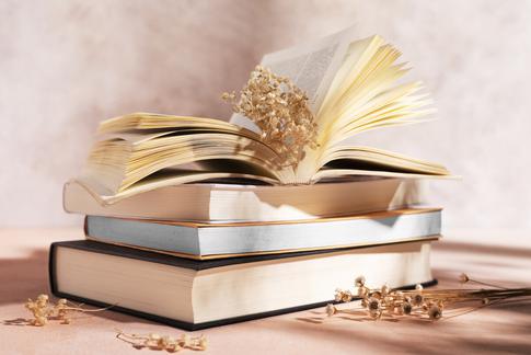 Впервые за последние 5 лет: в этом году Букеровскую премию присудили женщине