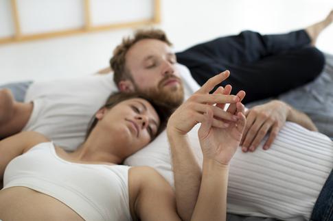 Секс по расписанию: психолог назвала преимущество планирования близости в длительном браке