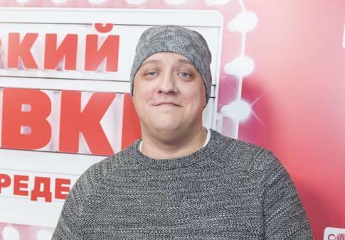 Бурунов поделился воспоминаниями о съемках с Поповым: «Ему было плохо»