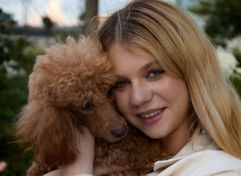 Александра Трусова показала маленького сына и собаку-няньку