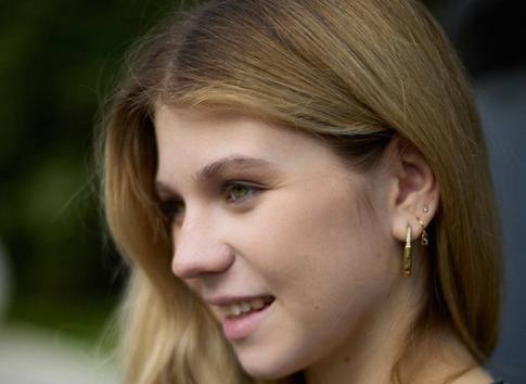 «Заботится о Мише»: Александра Трусова показала необычную «няньку» своего сына