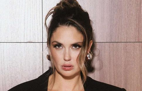 Недавно родившая Муцениеце появилась на публике с любимым мужем