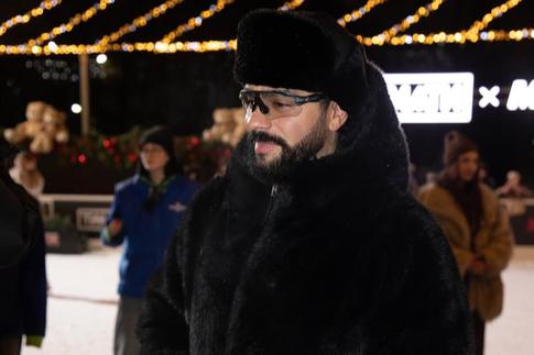 «Я плохо катаюсь»: Тимати показал пируэты на льду и раскрыл планы на Новый год