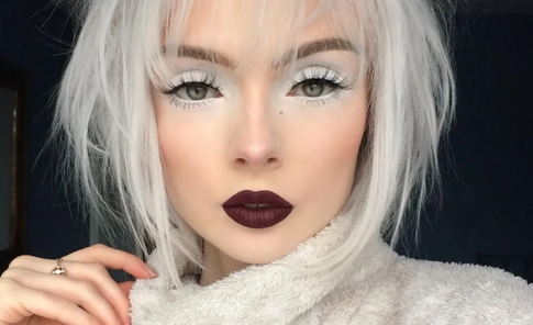 Как освежить взгляд за 10 секунд: белые тени снова в тренде