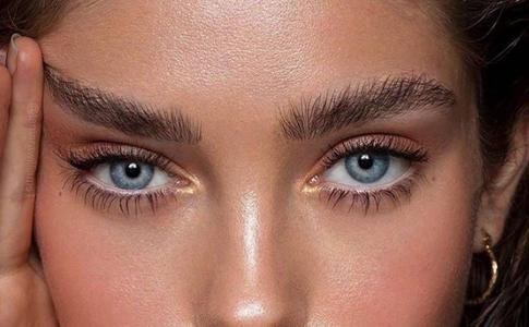 Идеальные брови за 10 минут: тренды и лайфхаки 2026