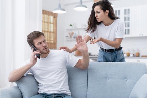 Эмоциональный дампинг: почему мы срываем злость на близких