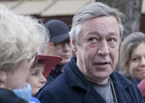 Михаил Ефремов вышел из колонии: что известно о дальнейших планах освободившегося актера