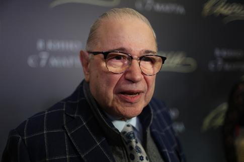 Евгений Петросян выписал 56-летнюю дочь из квартиры через суд