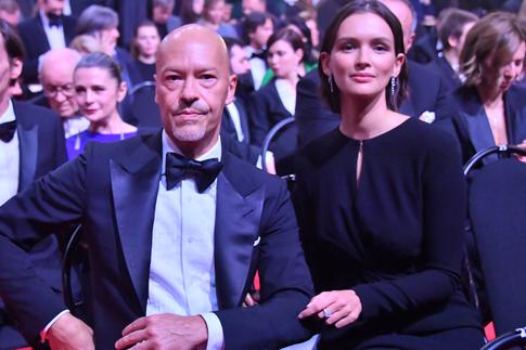 «Тростиночка»: похорошевшая Паулина Андреева вышла в свет впервые после развода