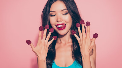 Ягодный мейкап: как повторить самый сочный тренд этого лета — 5 советов визажиста