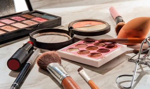 Никакой жалости: бьюти-средства, которые пора выбросить прямо сейчас и почему