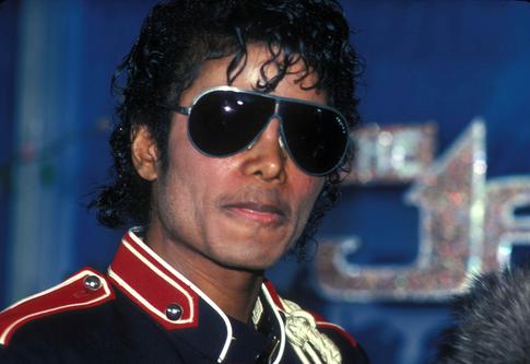 Умерший 16 лет назад Майкл Джексон снова угодил в скандальные хроники