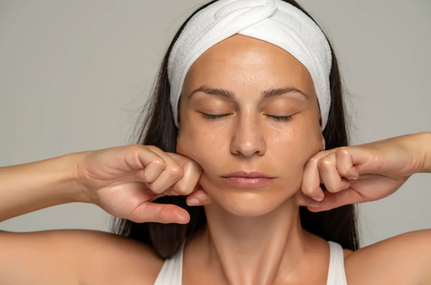 Что у вас с лицом: при чем тут кортизол и как с ним бороться