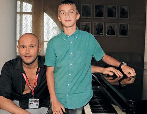 Максим Аверин: «Я — любимый артист»