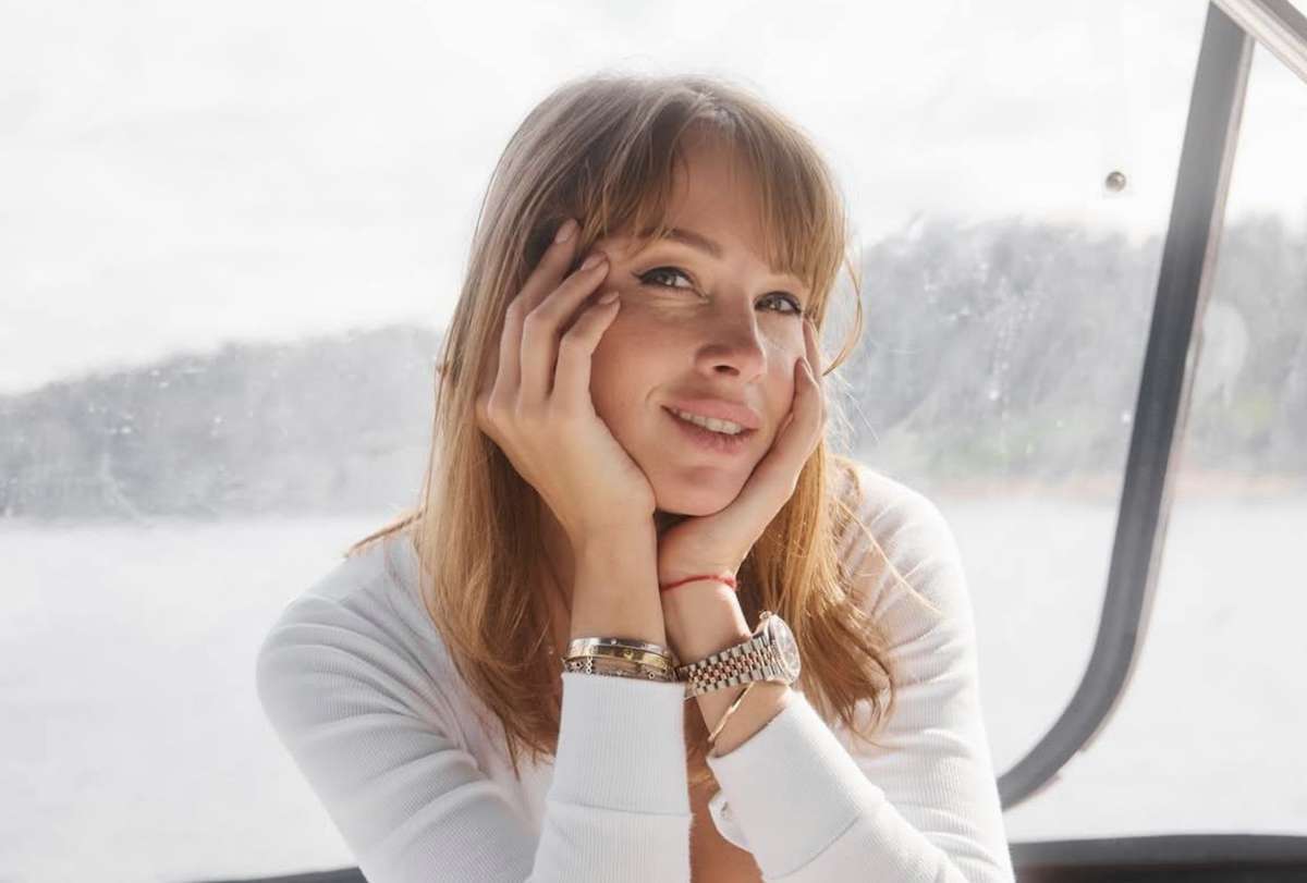 «Чувство юмора — огонь»: фанаты Дибровой, пошутившей о разводе, удивились ее стальным нервам