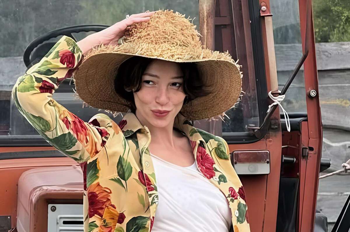 «Настюшка вернулась»: Ивлеева перекрасила волосы