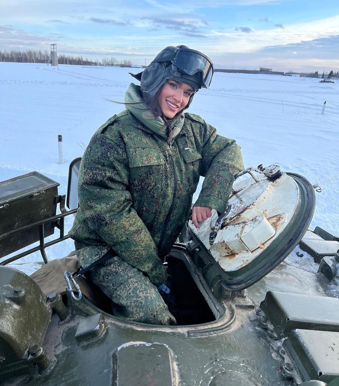 Бородина водит танк, Диброва бьет посуду, Мамаева отдыхает с бывшим: главное за выходные