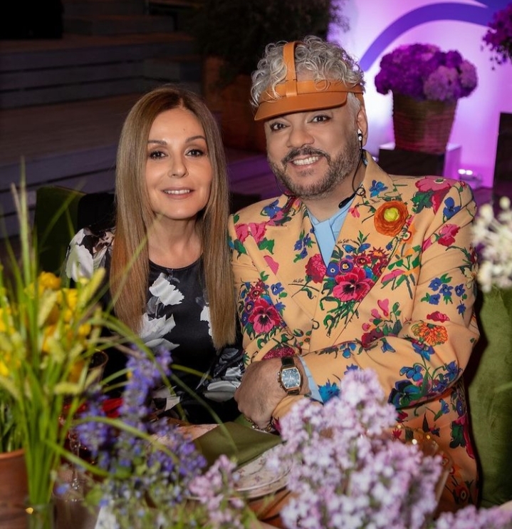 "Съездил с друзьями на дачу": Киркоров в "цветочной пижаме", нестареющая Спивакова и другие открыли сезон