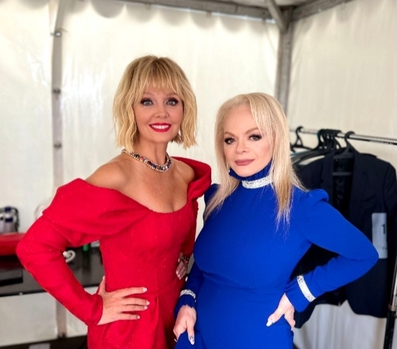 Как Долина, Валерия, Канделаки и другие отметили День России: праздничный фотообзор