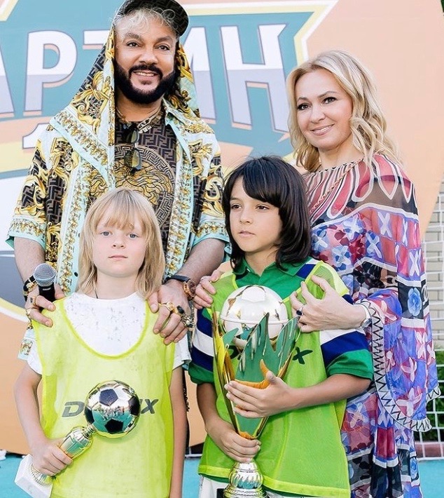 Футбол-пати, фейерверк, звездная вечеринка: как Киркоров отметил 10-летие сына