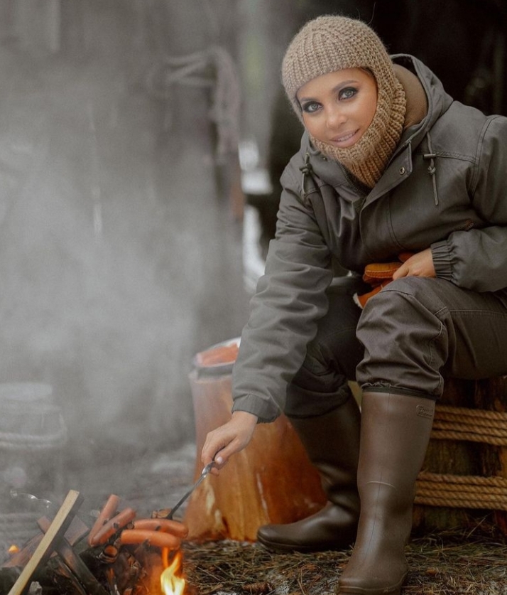 Лыжник или грабитель: Ивлеева, Элджей и Газманова выгуливают трендовые шапки осень-зима 2023