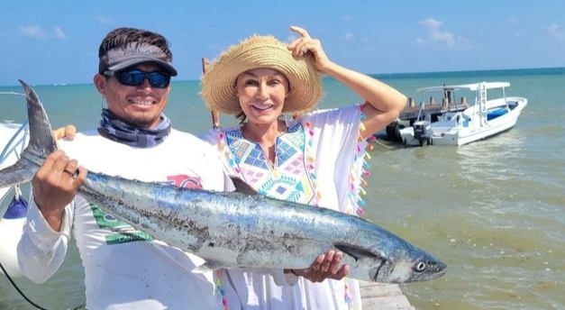 Андрейченко поймала гигантскую рыбу, Пресняков и Галич развлекались дома у Бондарчук, Семенович пожаловалась на депрессию: фотообзор недели