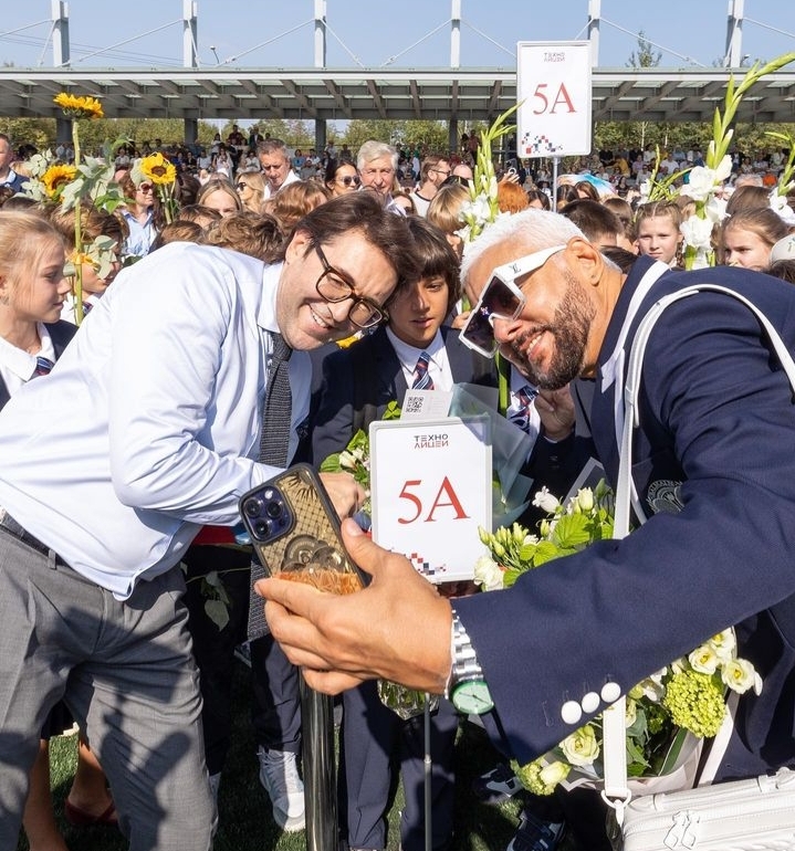 "Я хочу домой": как дети Прилучного, Киркорова, Кудрявцевой, Винокура отметили День Знаний