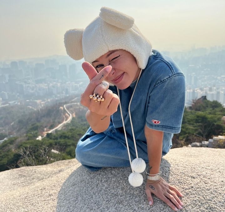 Ивлеева, Чеботина, Новикова, ГлюкоZа показали, как носить модные шапки