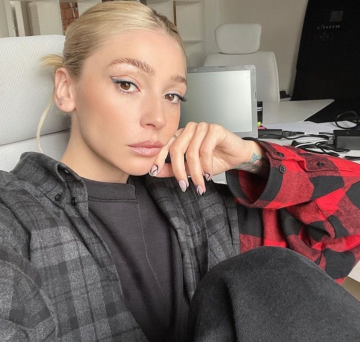 Настя Ивлеева обнулила соцсети: кадры, ставшие историей