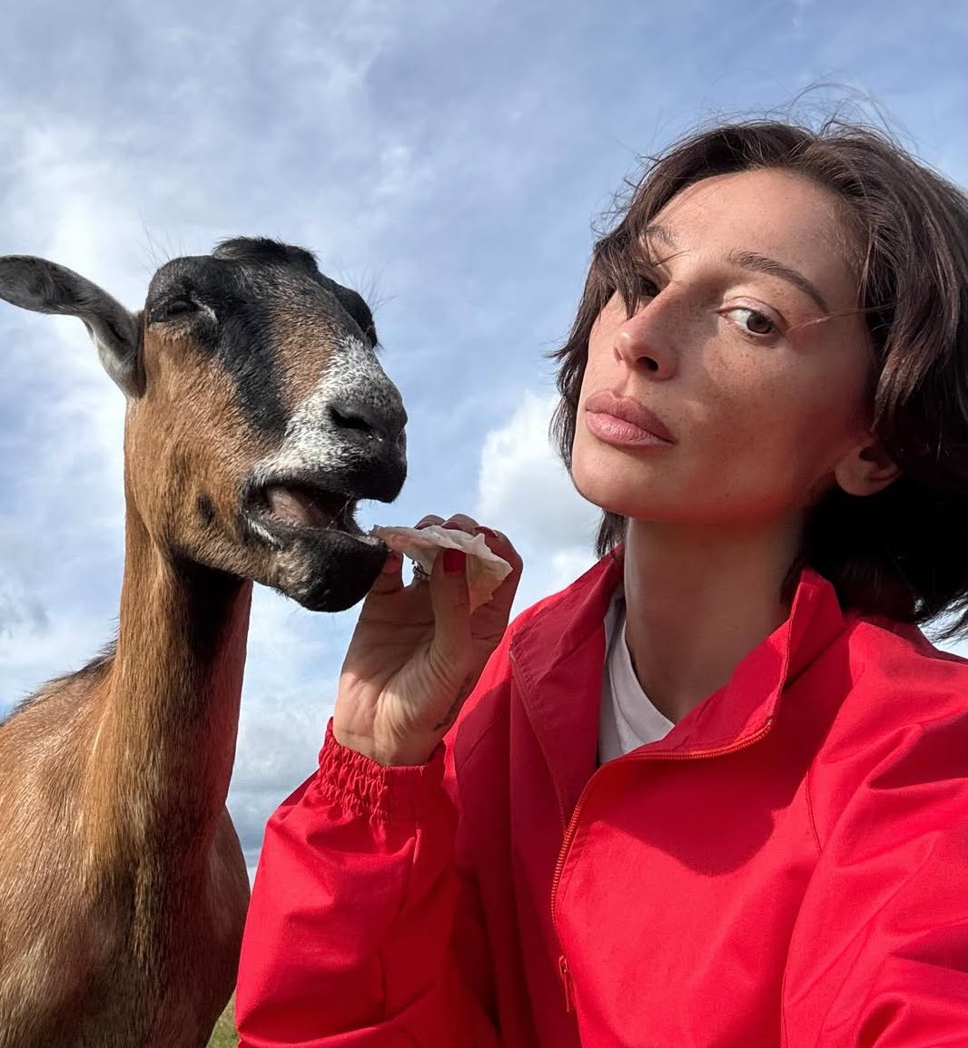 “Путешествуем такииииеее”: Ивлеева с мужем покоряют Осетию