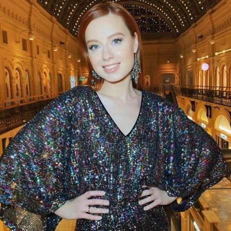 Ярче звезд: новогодний дресс-код, как у Савичевой, Орбакайте, Долиной и других