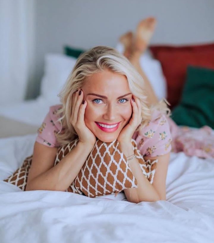 Екатерина Гордон в третий раз стала мамой: фото из роддома и другие подробности