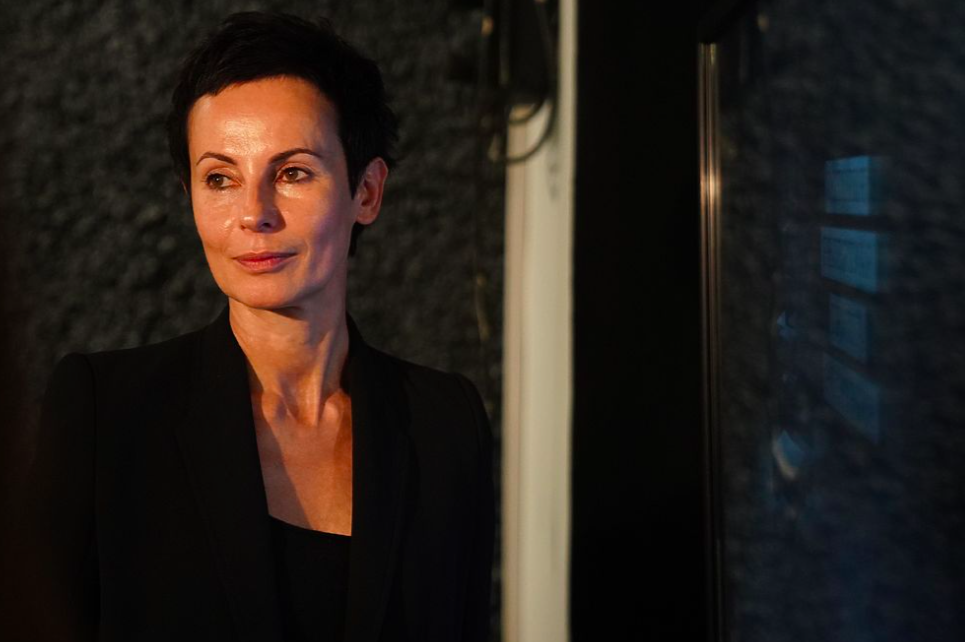 Развод с Николаевым, родство с Долиной, скандалы и угрозы в театре: как живет Ирина Апексимова